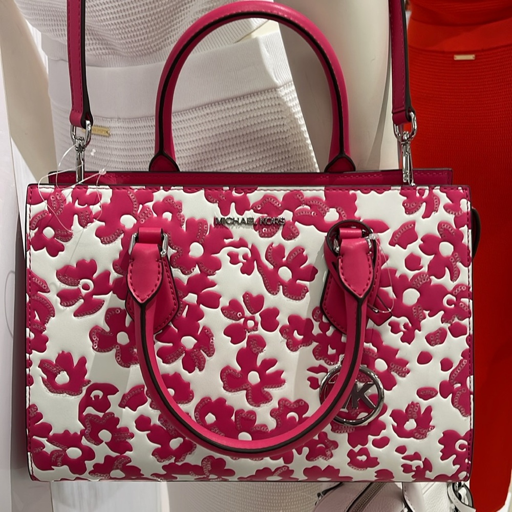 Michael Kors Sheila Medium Sequined Floral Print CZ Satchel
Dragofruit
NWT - Picture 11 of 16
